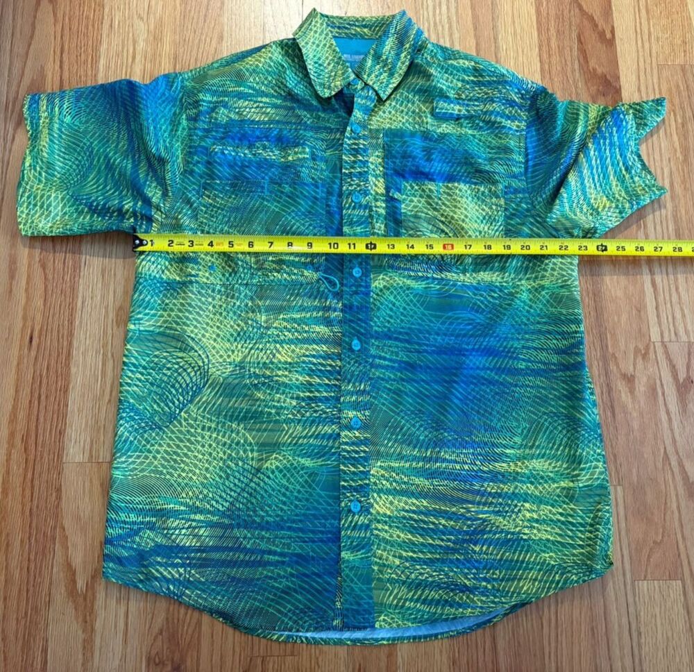 Reel Legends Fishing Shirt Mens Medium Short Sleeve Performance Saltwater II EUC - Picture 2 of 12